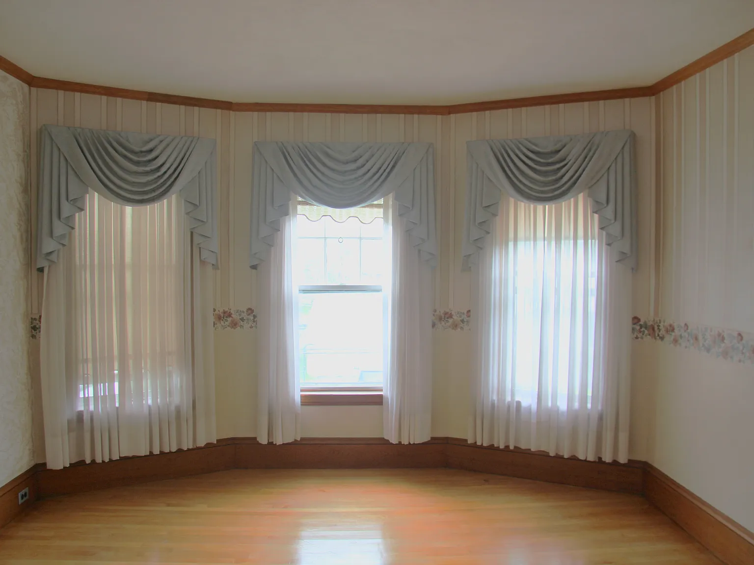 2 bed, 1566 sqft, $3,150 — Photo 4