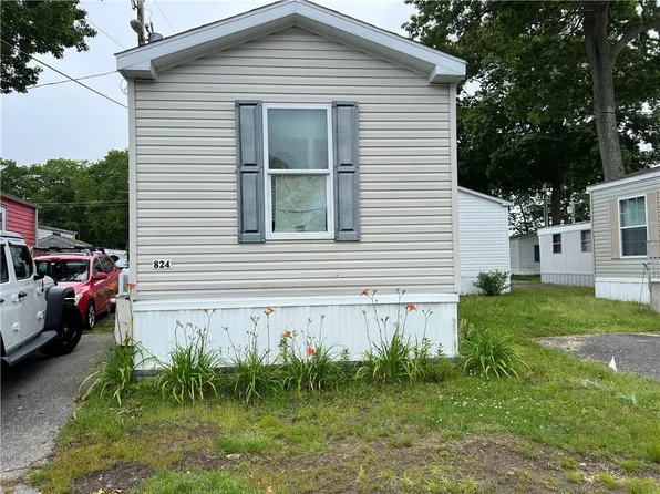 824 Forest Park, Middletown, RI 02842