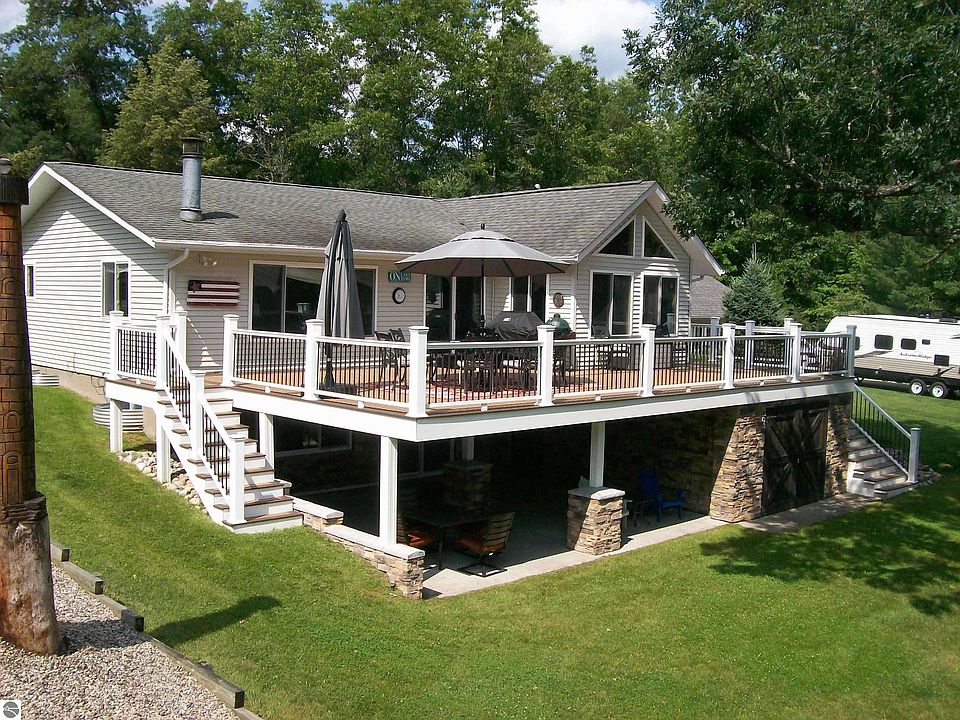 1st image of 1846 N Ogemaw Trl