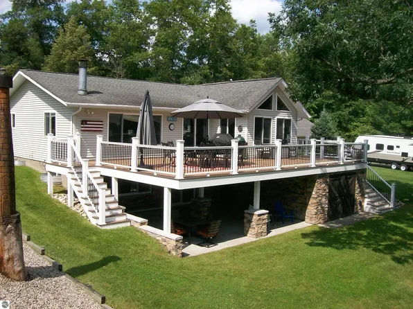 1846 N Ogemaw Trl, West Branch, MI 48661
