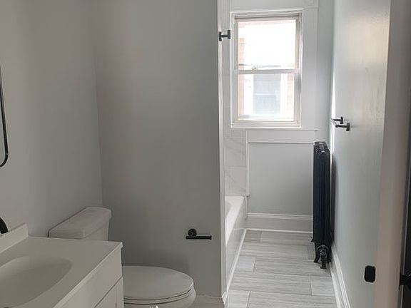 3rd image of 10 Collins St #1