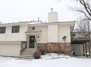 7311 Pontiac Cir, Chanhassen, MN 55317