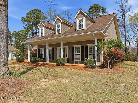 3rd image of 300 Cypress Creek Rd