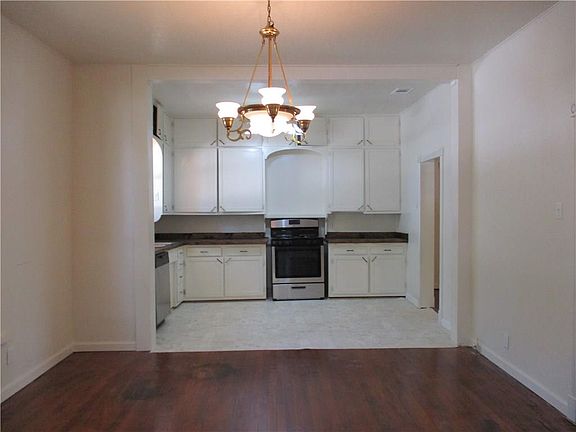 5th image of 607 W Paine Ave