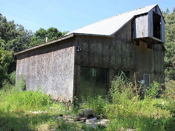 5th image of 2169 Chestnut Oak Rd