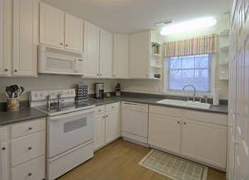 4th image of 480 Wimmer St