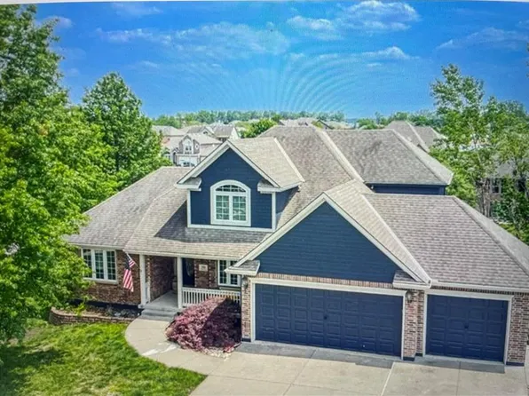 1301 NW Cottonwood Dr, Grain Valley, MO 64029