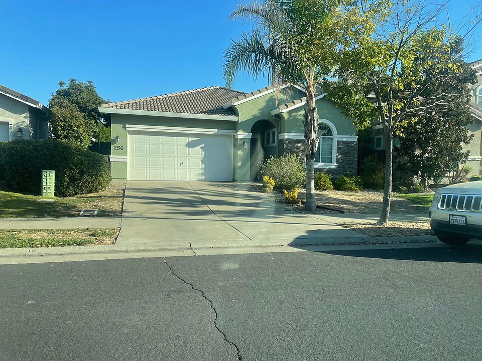 1st image of 256 Bettencourt Dr