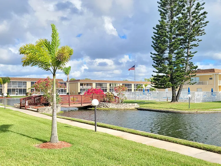 2135 N Courtenay Pkwy #B-209 — Photo 13