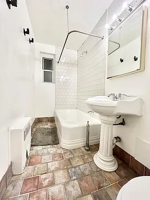 Rented by Pear NYC LLC | media 22