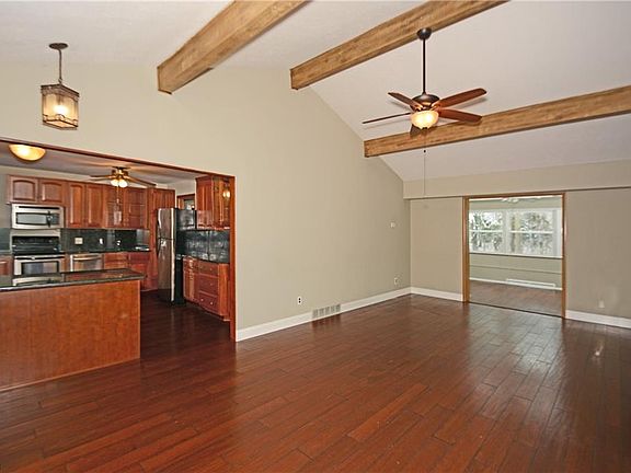 4th image of 2688 River Oaks Dr