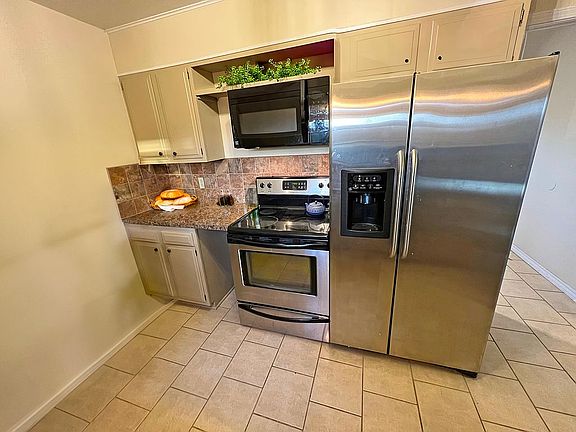 5th image of 628 S 21st St