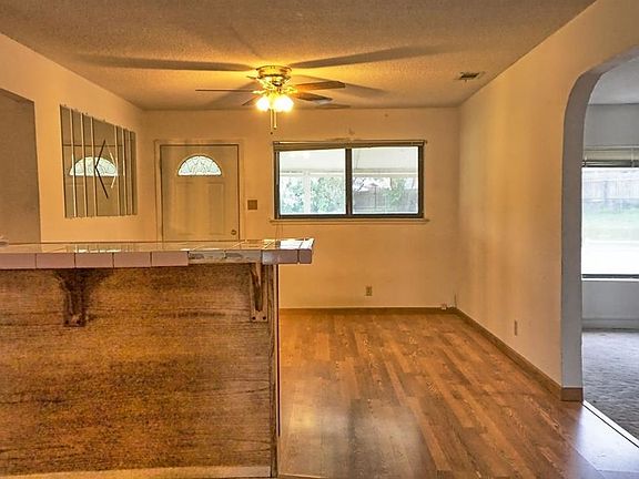 4th image of 7317 Rollingwood Blvd