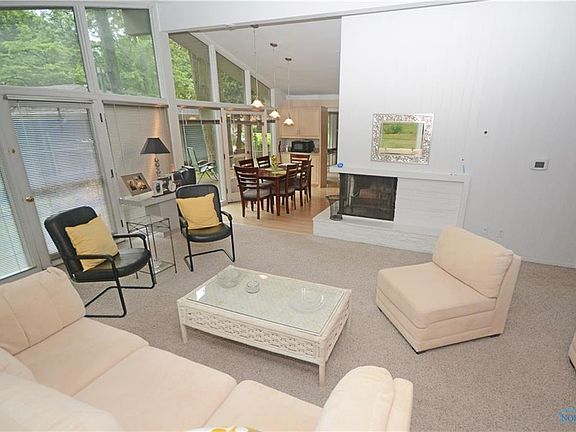 4th image of 3726 Lincolnshire Woods Rd
