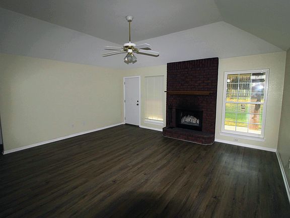 4th image of 3901 Crosscut Loop