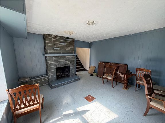 3rd image of 519 1st St