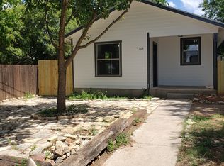 305 Shaw Ave, Fredericksburg, TX 78624