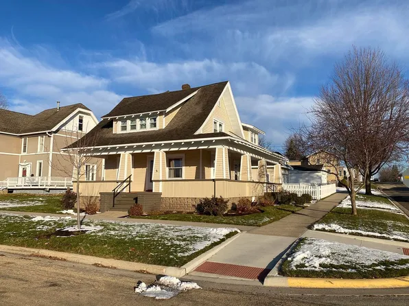 129 E Franklin St, Lanark, IL 61046