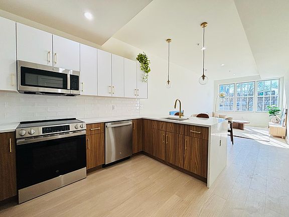 4th image of 416 Vine St #103