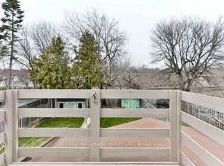 4 Myrtle Ave #2, Toronto, ON M4M2A2