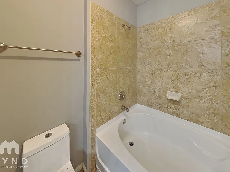 898 Oak St SW #1410 — Photo 8