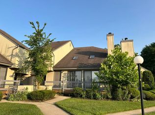 28 Spencer St #213, Somerset, NJ 08873