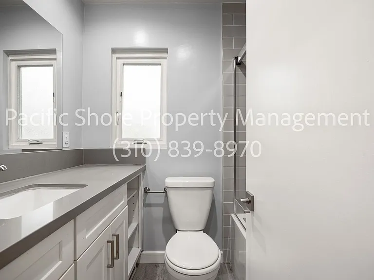 639 Robinson Apartments — Photo 10