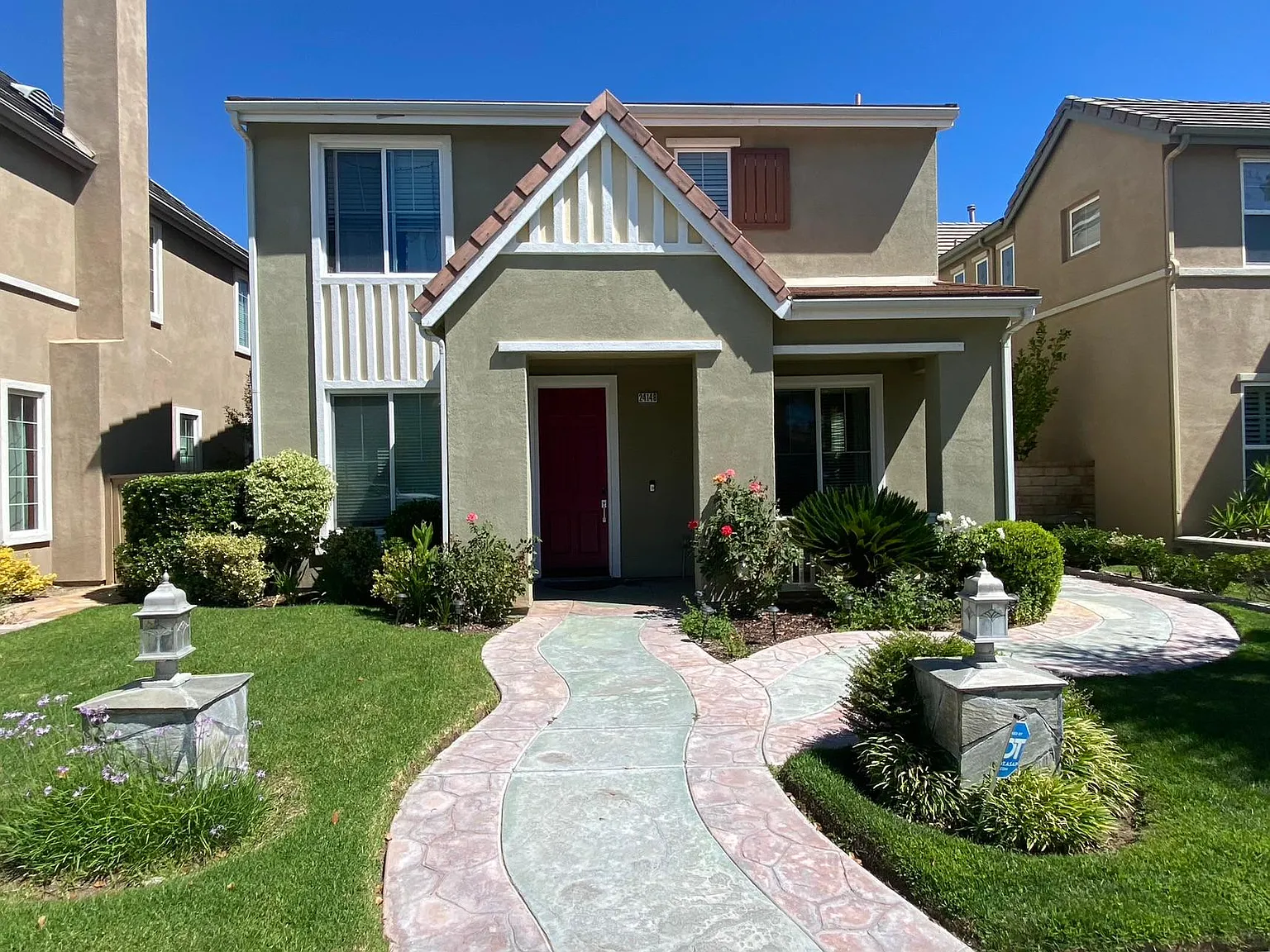3 bed, 2.5 bath, 2073 sqft, $4,000 — Photo 1