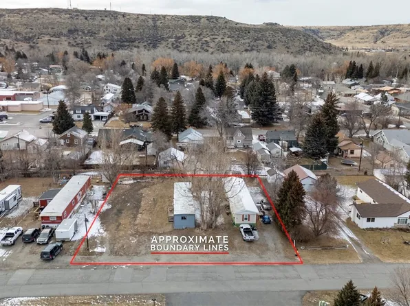110 S Weast Ave, Absarokee, MT 59001