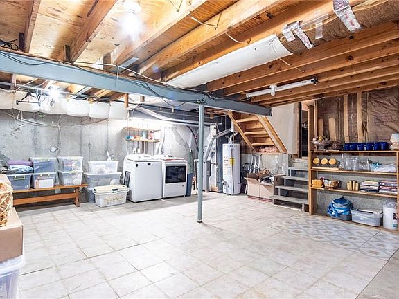 5th image of 9008 Laurel Ave