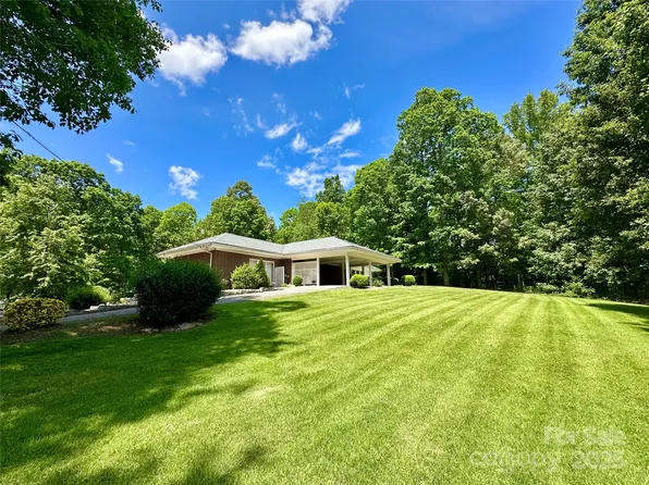 2866 Old Morganton Rd, Lenoir, NC 28645