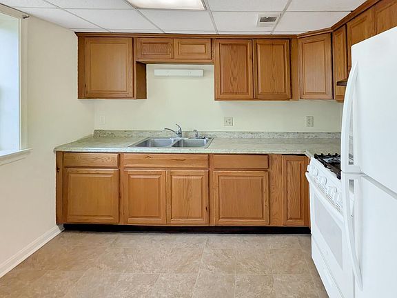 3rd image of 22 Johnson Ave
