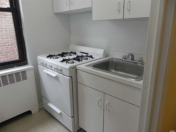 4th image of 21 Schenck Ave APT 2BD
