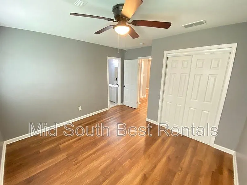 1376 Pillow St — Photo 2