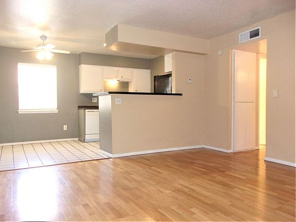 3rd image of 700 NW 17th St APT 12