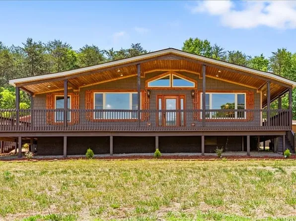 144 Turney Farm Ln, Pilot Mtn, NC 27041