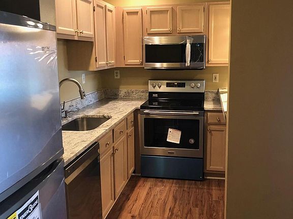 4th image of 135 E Livingston Ave