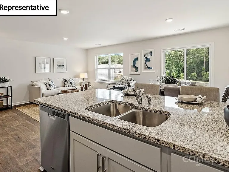 5026 Hyrule Dr — Photo 10