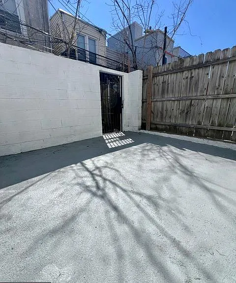 2312 Greenwich St — Photo 8