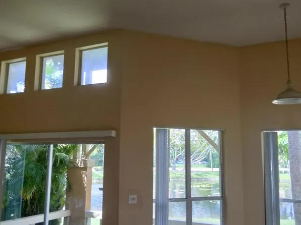 4759 Via Palm Lakes #305, West Palm Beach, FL 33417
