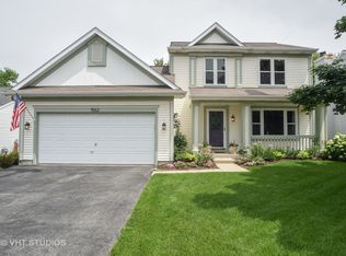 1562 Oxford Cir, Grayslake, IL 60030