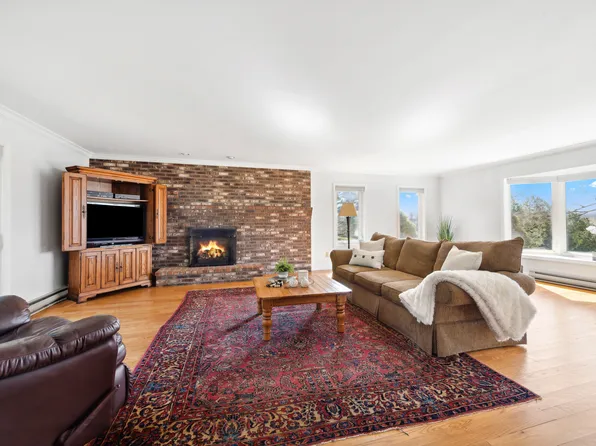 26 Shamrock Drive, Brookfield, CT 06804