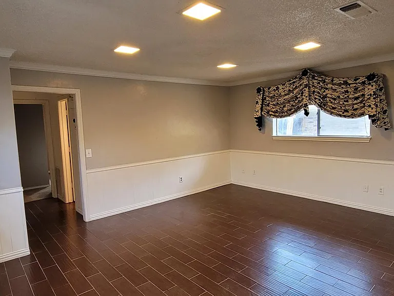 2413 Country Club Pkwy — Photo 7