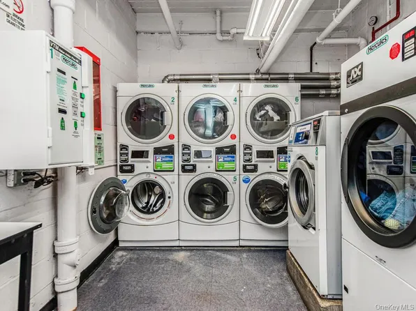 2165 Matthews Avenue image 20 of 23