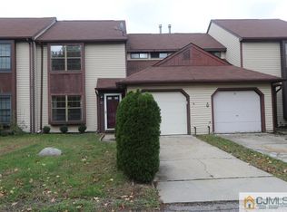 21 Rutledge Ct, East Brunswick, NJ 08816