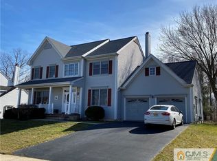 121 Providence Blvd, Kendall Park, NJ 08824