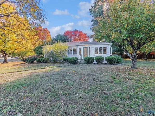 2702 Fairacres Rd SW, Huntsville, AL 35805