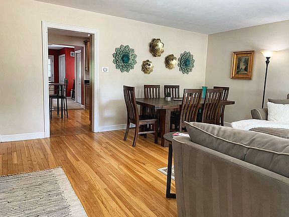 4th image of 581 S Stratford Ave