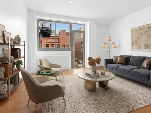 38 Delancey St #5A, New York, NY 10002