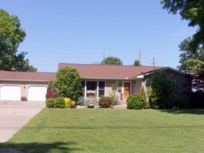 302 N East St, Carlinville, IL, 62626